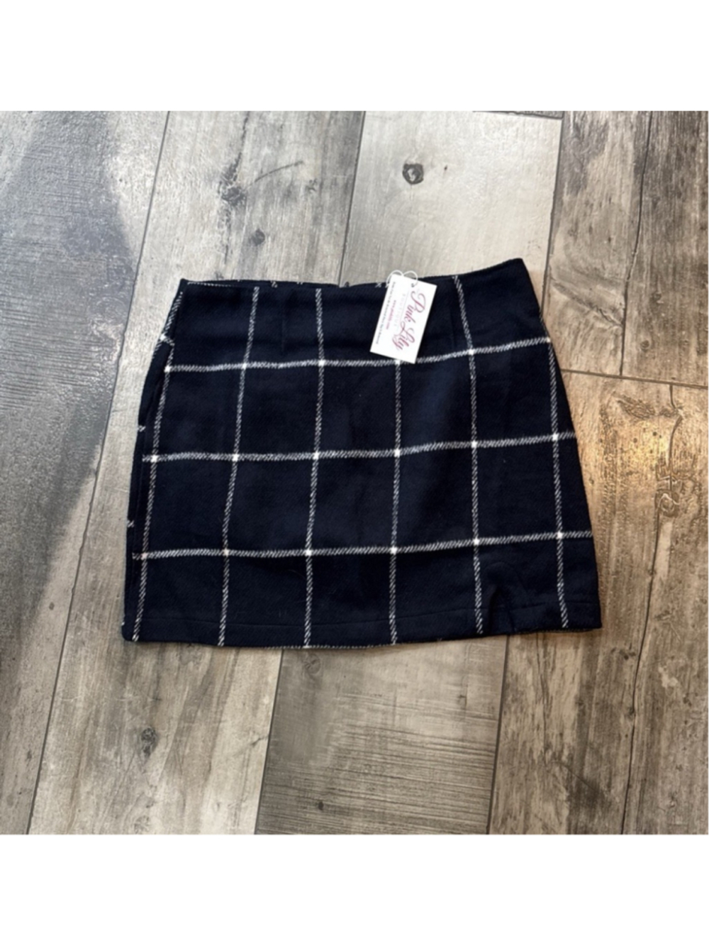 Pink Lily Women's Skirt Size Medium Black Plaid Tweed Mini New Soft